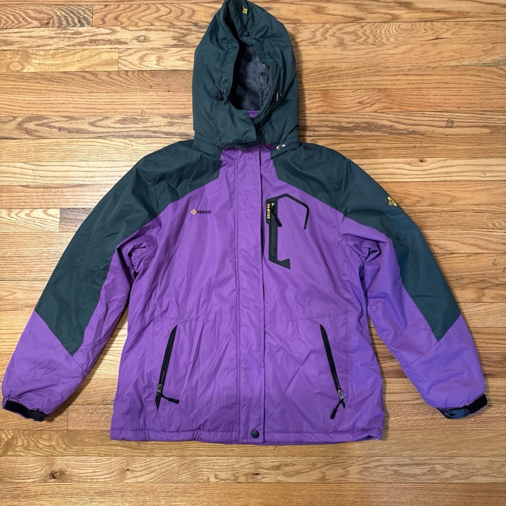 GEMYSE Women’s Purple Waterproof Ski Snow Jacket Hooded Coat - Size L